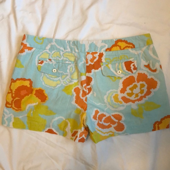 Floral Anne Taylor Shorts - Picture 2 of 6